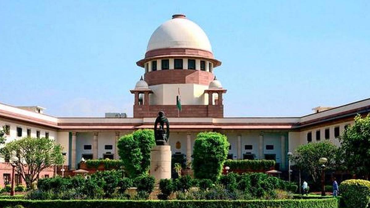 SC का ऐतिहासिक फैसला- ट्रिपल तलाक पर 6 माह की रोक