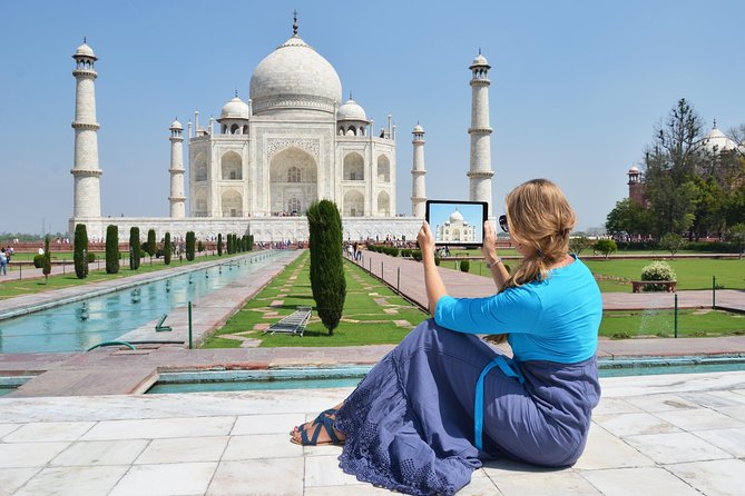 Taj Mahal Agra Tour by Gatimaan Train/Rail All Inclusive